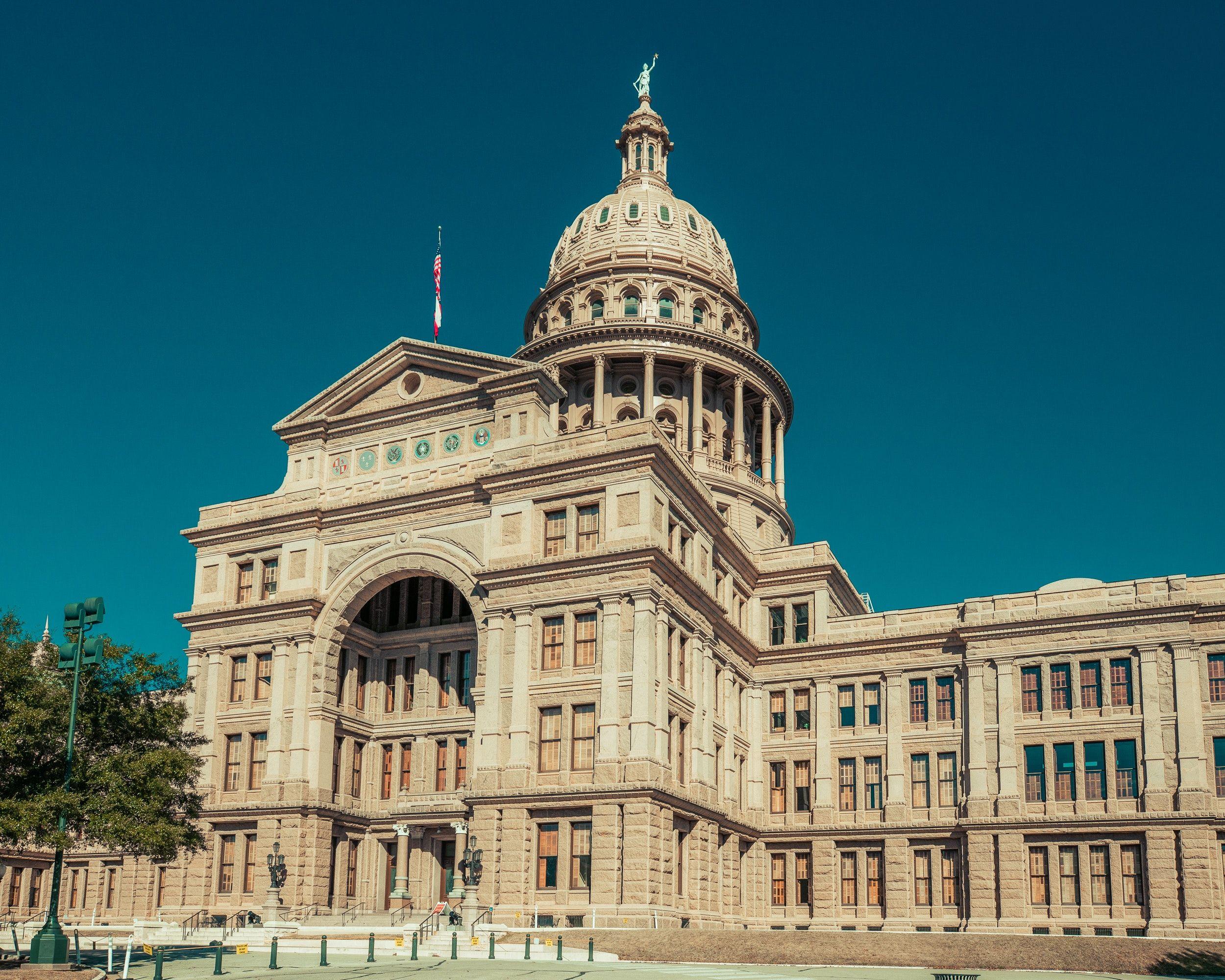 How to Choose the Best Business Phone System in Austin | Aircall