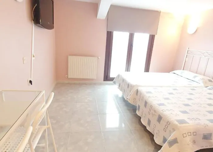 Mejores hoteles en Cue para tu escapada