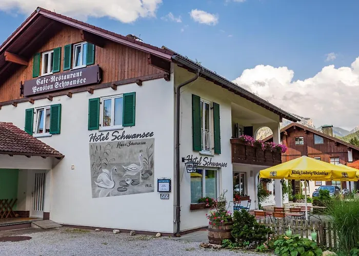 Top Hotels Füssen mit eigenem Pool
