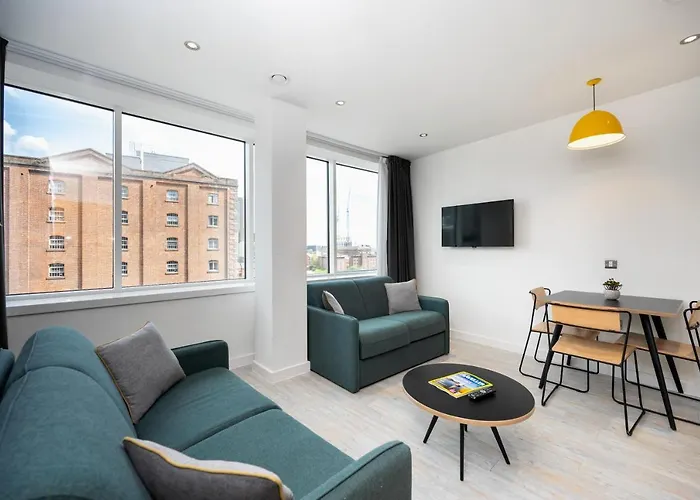 Top Hotels Near Vibrant Manchester Deansgate