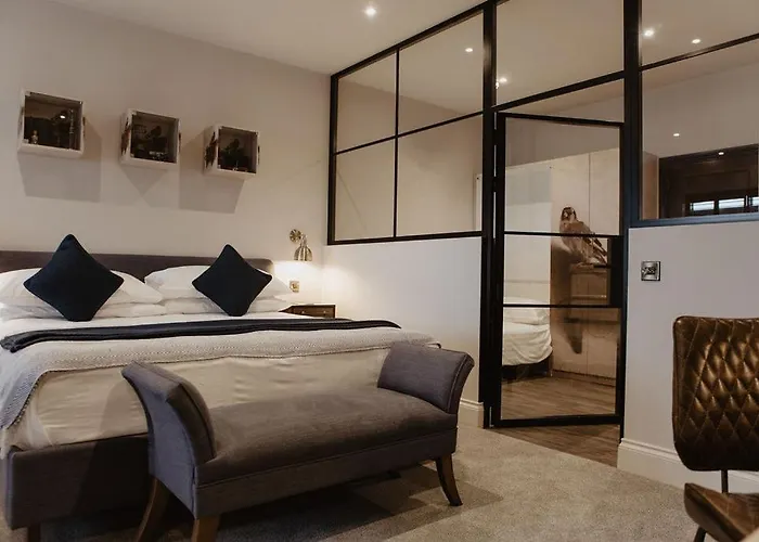 Top-Rated Hotels Near Woolacombe's Golden Shores