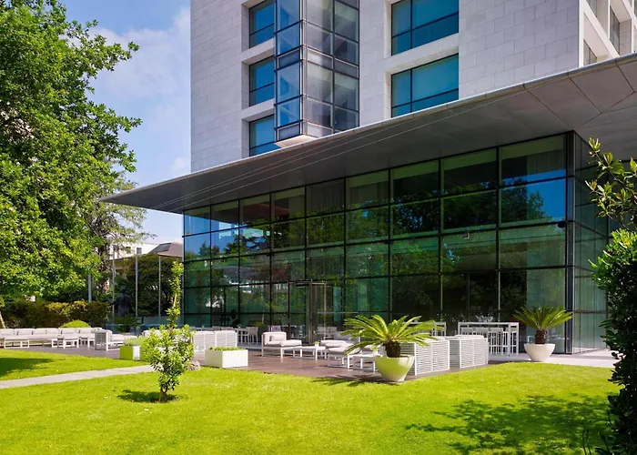 Best Family-Friendly Hotels in Porto, Portugal