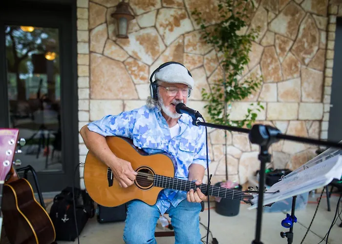 Top Hotels in Leakey TX for a Serene Escape