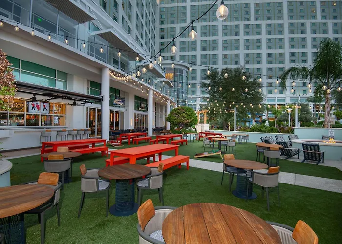 Top Orlando Hotels with Refreshing Pools