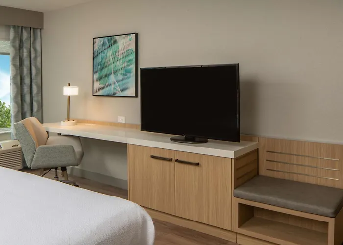 Best Hotels Near Orlando Airport for Easy Travel