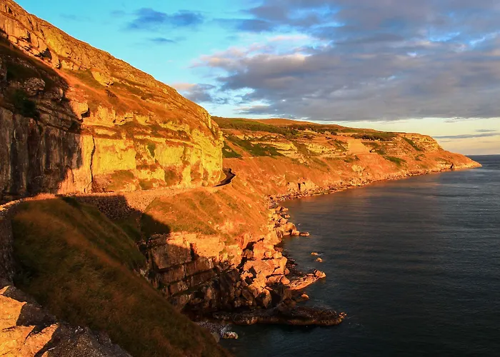 Top Hotels with Evening Entertainment in Llandudno