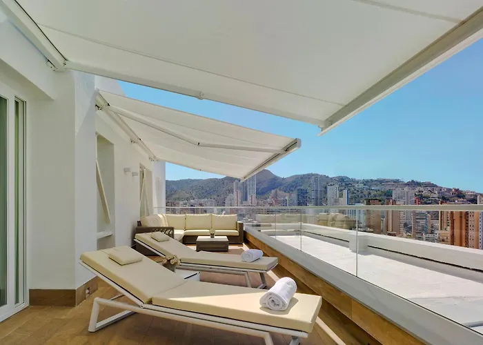 Top Hotels for Nightlife in Benidorm, Spain