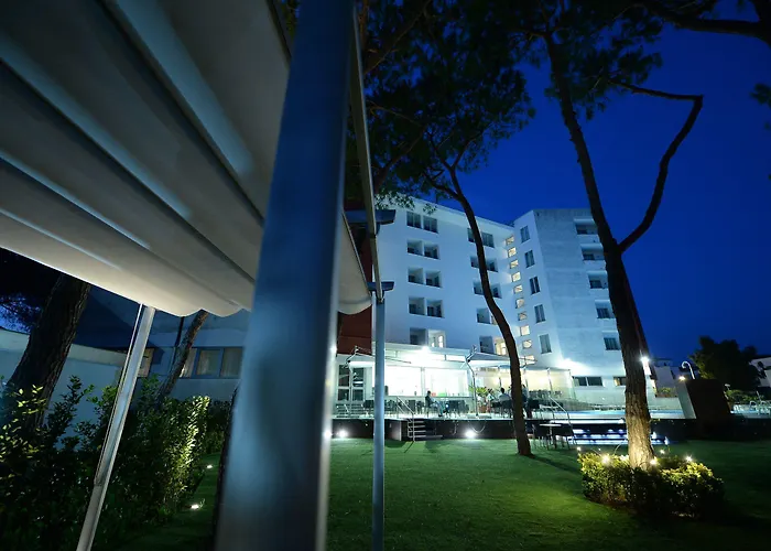 Massimo Comfort con Hotel Baia Domizia Pensione Completa