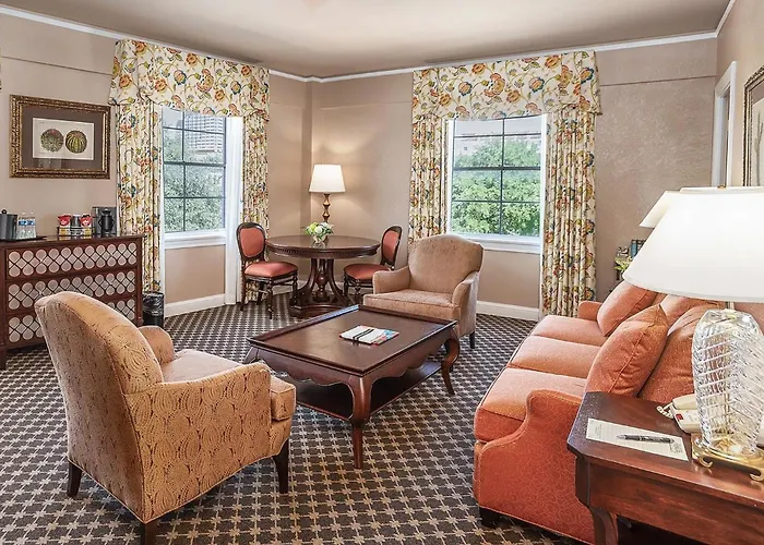 Best Hotels Along San Antonio's Iconic River Walk