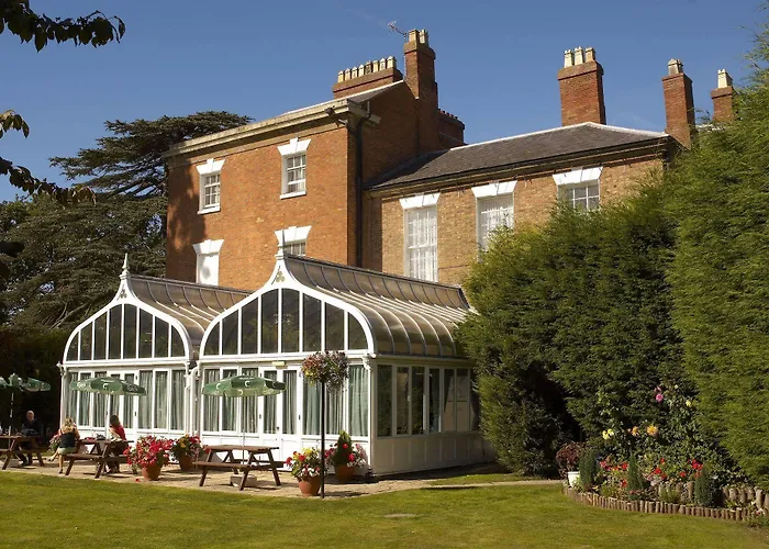 Discover the Best Last Minute Hotels in Leamington Spa