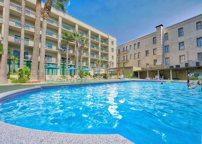 Top Picks for San Antonio Riverwalk Hotels: Where Comfort Meets Convenience
