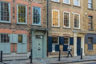 FOURNIER STREET    E1 6QE  Surrounded by modern development Fournier Street is a perfectly preserved stretch of...